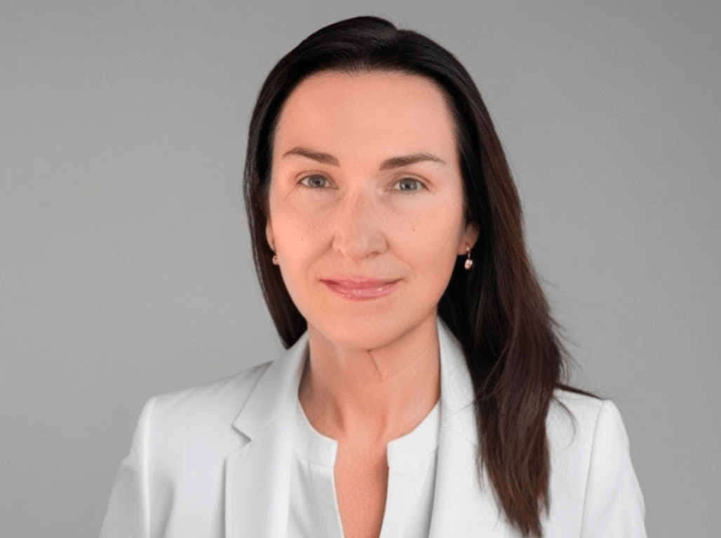 Dr. Klaudia Lewis professional portrait. 